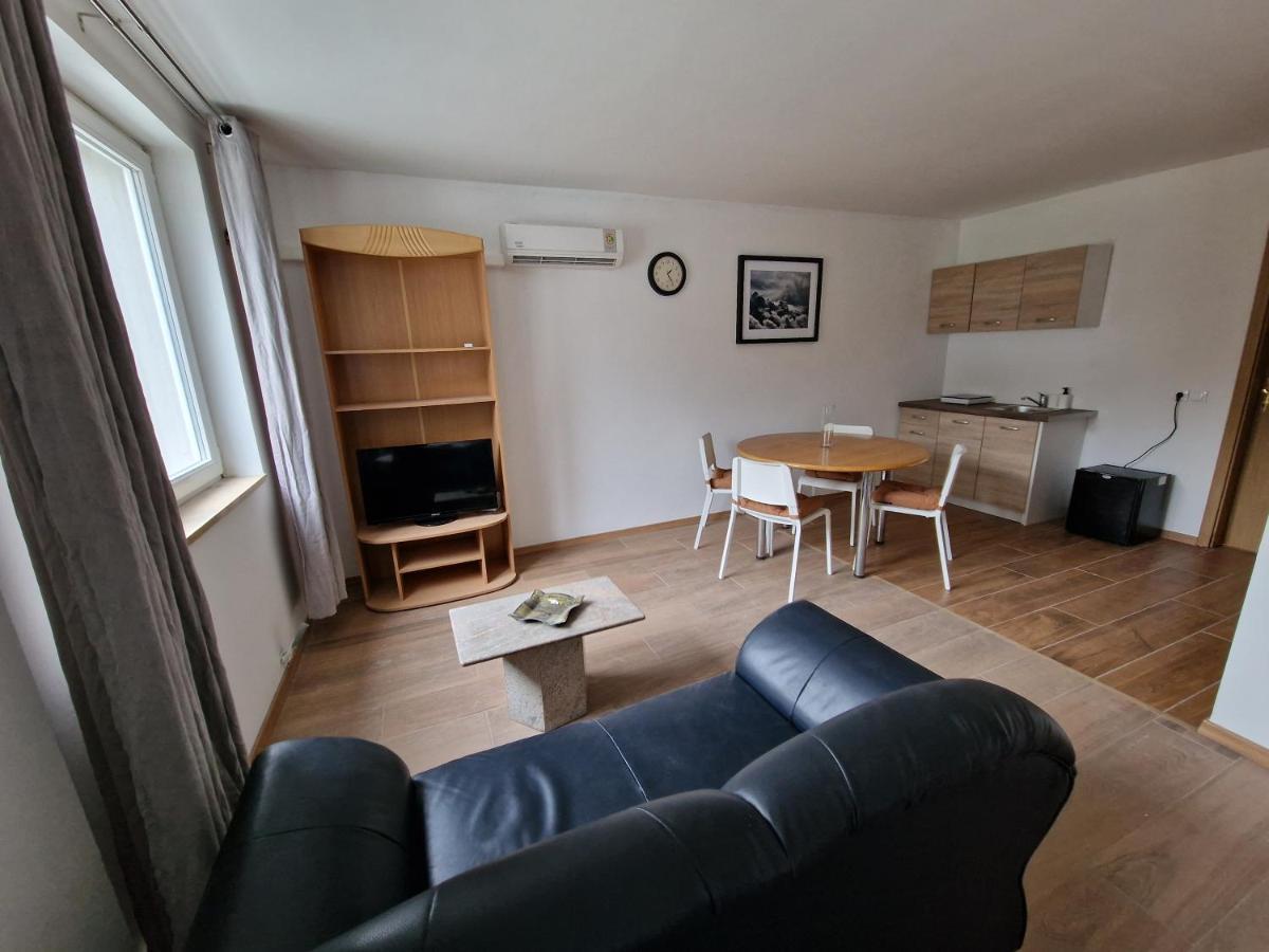 Origo Rooms And Apartments Stahovica Екстериор снимка
